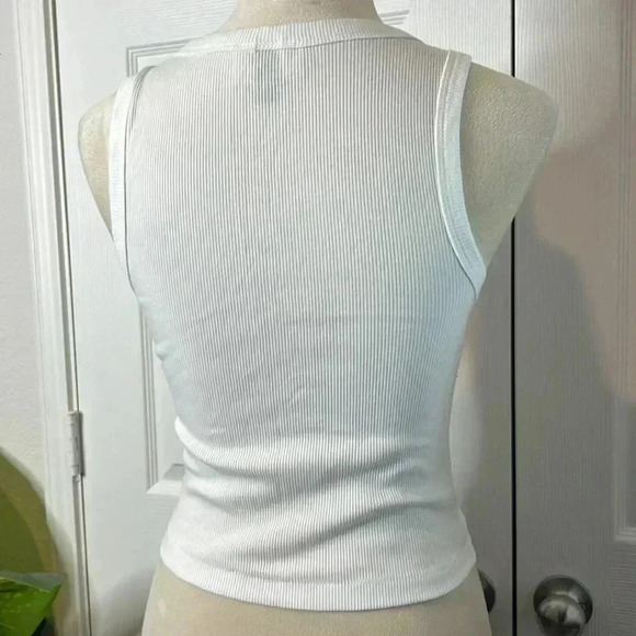 Universal Thread - Womens Slim Fit Ribbed Shrunken Tank Various Sizes - Picture 6 of 9